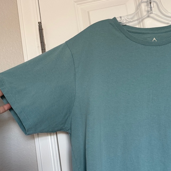 Passenger Men's Green Short Sleeve Tee - Picture 5 of 6
